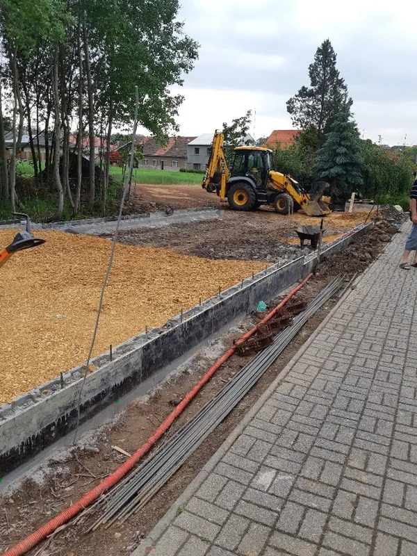 Realoizace základové desky.
